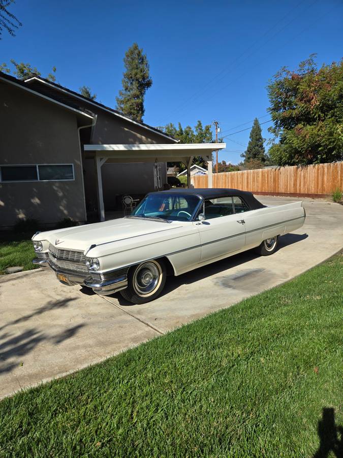 Cadillac-deville-convertible-1964-white-8