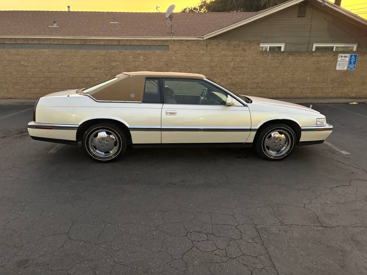 Cadillac-eldorado-etc-1994-white-9
