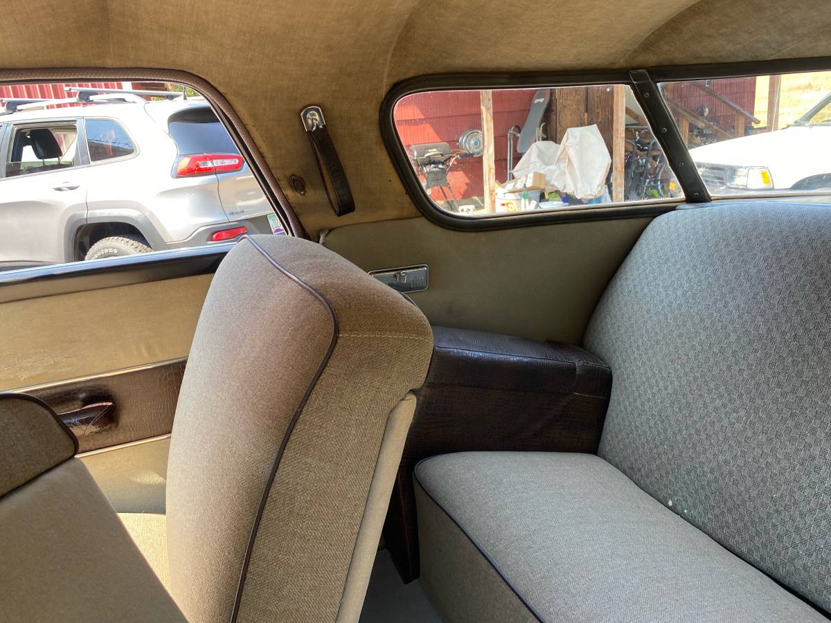 Cadillac-fleetwood-1948-3