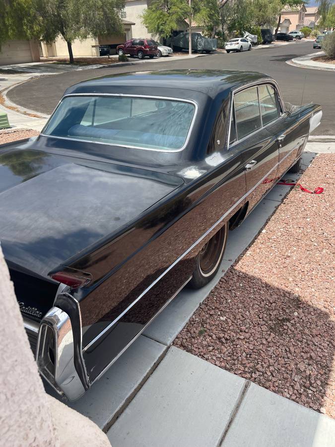 Cadillac-fleetwood-1964-black-3