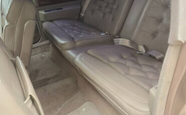 Cadillac-fleetwood-1989-brown-1