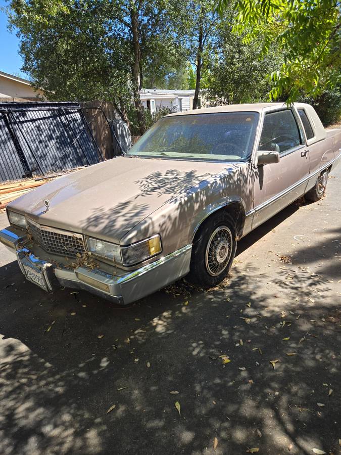 Cadillac-fleetwood-1989-brown-3