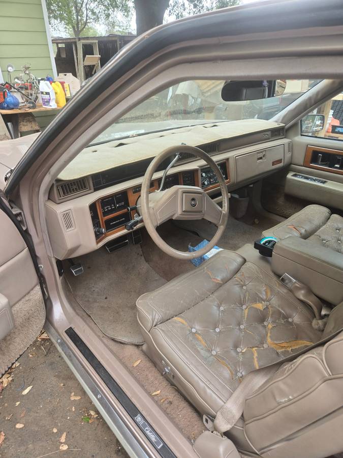 Cadillac-fleetwood-1989-brown-4