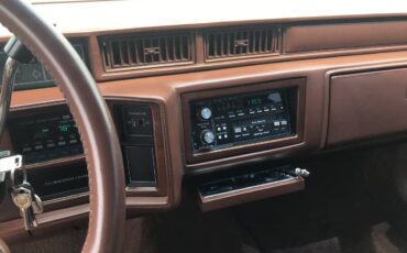 Cadillac-fleetwood-1991-custom-12