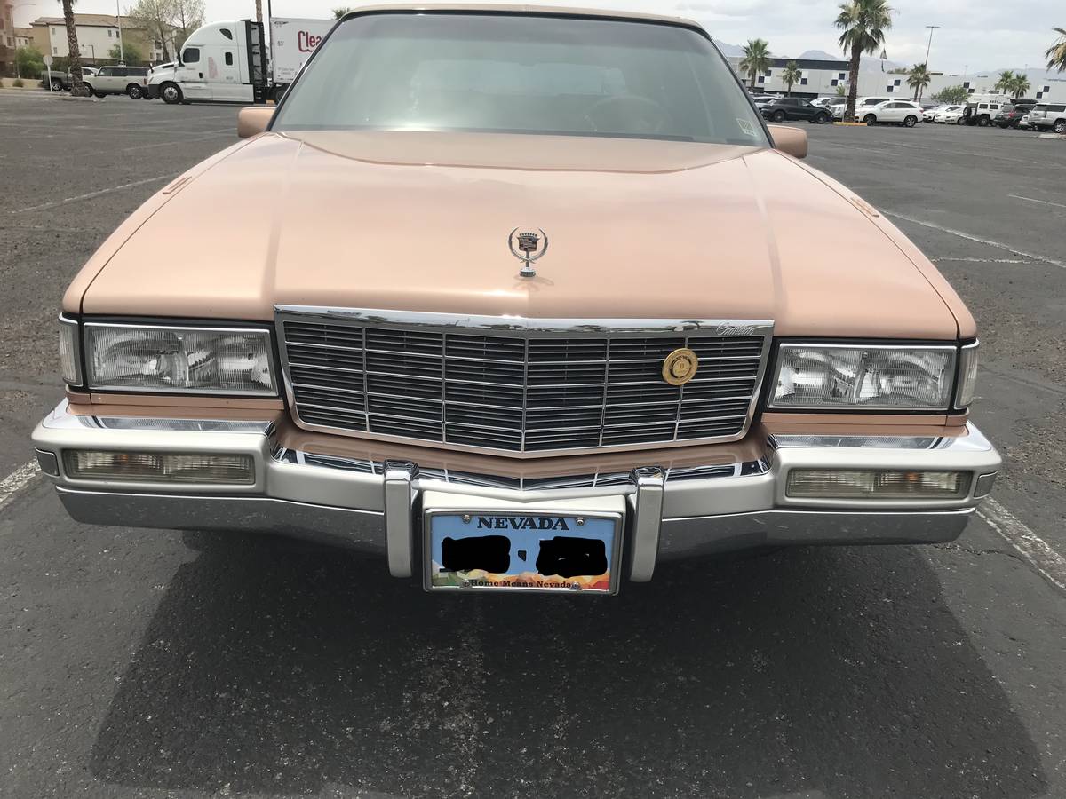 Cadillac-fleetwood-1991-custom-15
