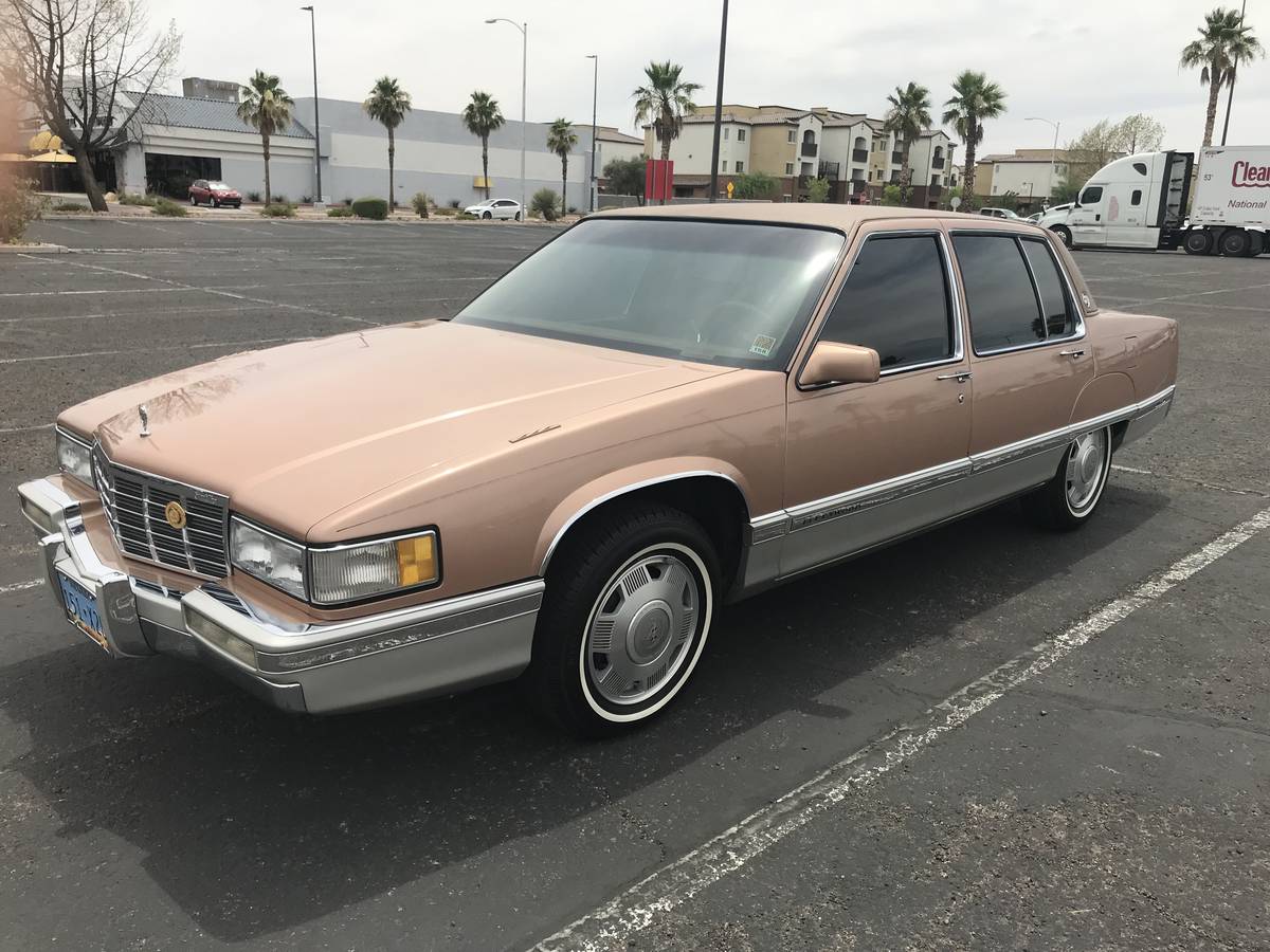 Cadillac-fleetwood-1991-custom-18