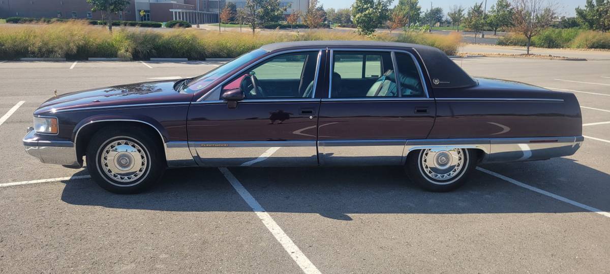 Cadillac-fleetwood-1994-custom-11
