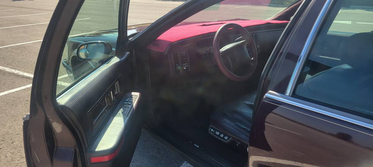 Cadillac-fleetwood-1994-custom-15
