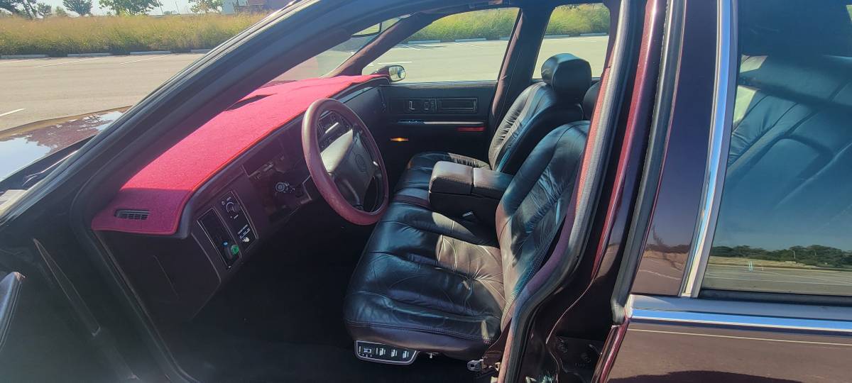 Cadillac-fleetwood-1994-custom-16
