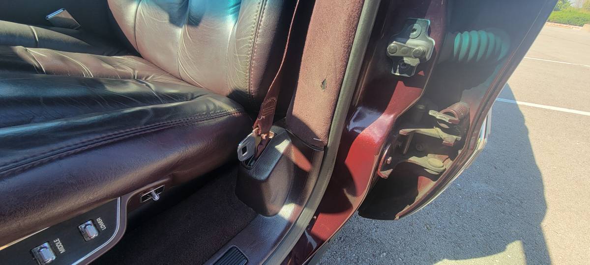 Cadillac-fleetwood-1994-custom-2