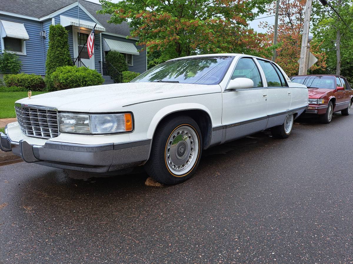 Cadillac-fleetwood-1995-white-13