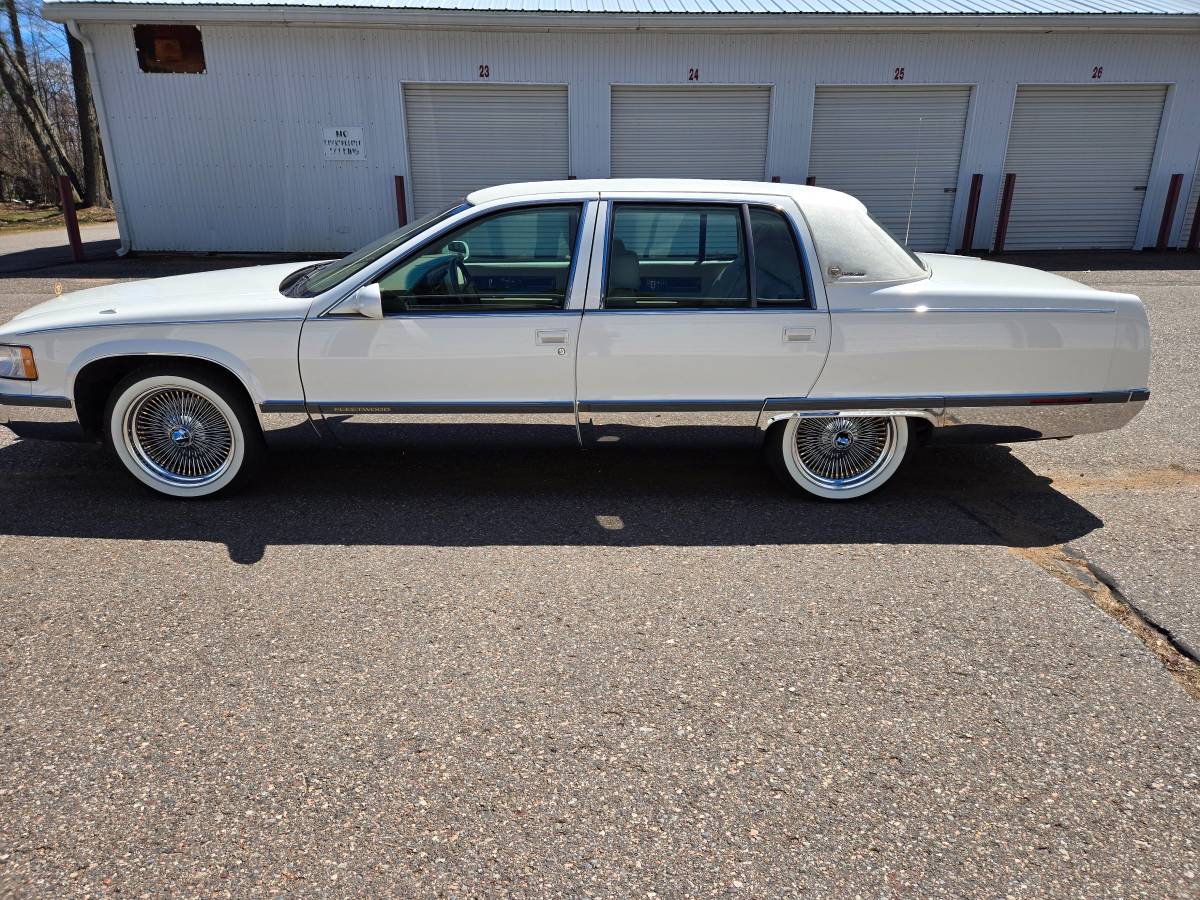 Cadillac-fleetwood-1995-white-2