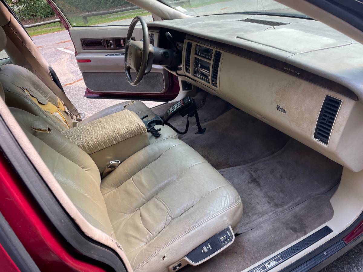 Cadillac-fleetwood-1996-red-1