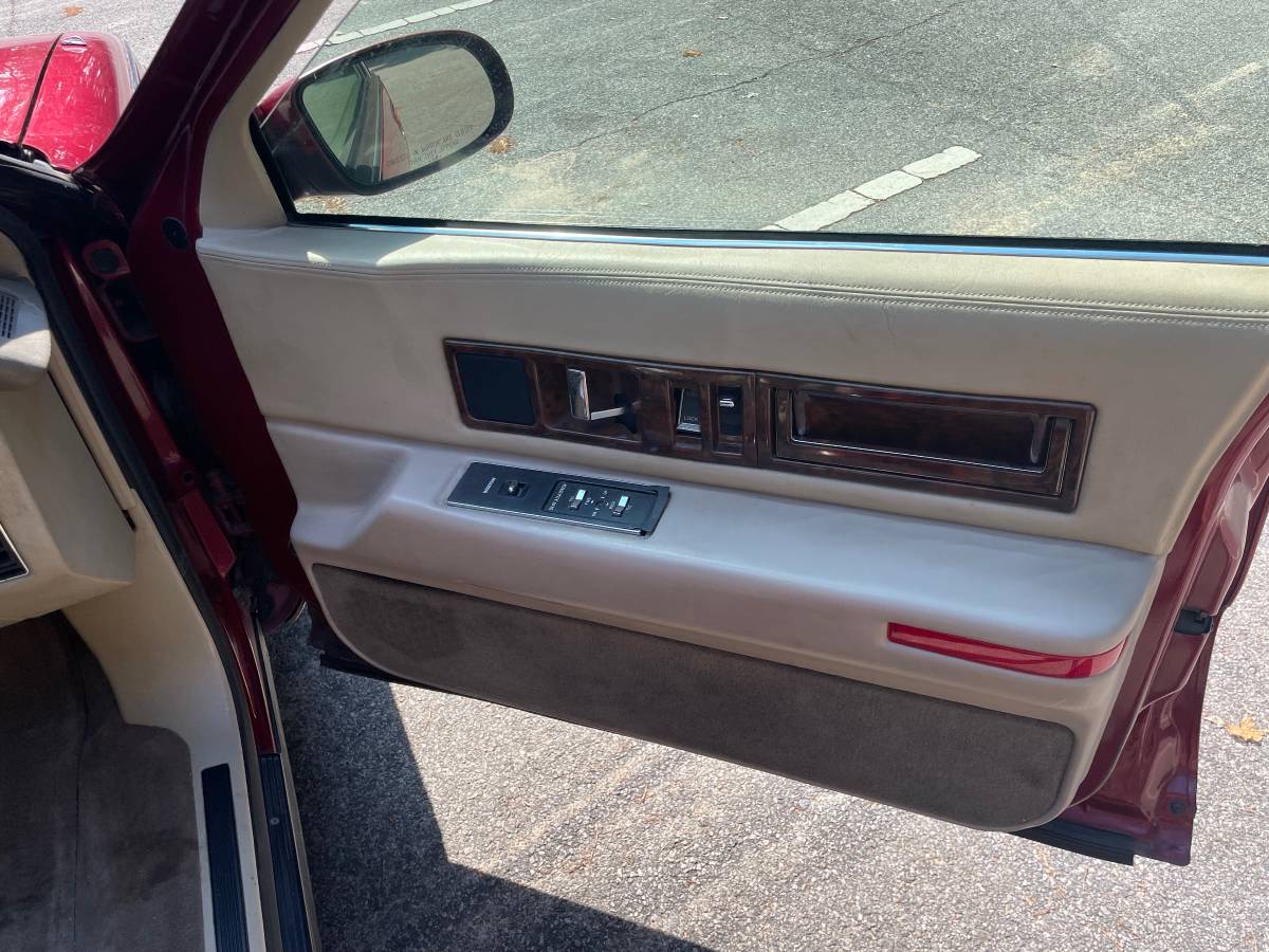 Cadillac-fleetwood-1996-red-27