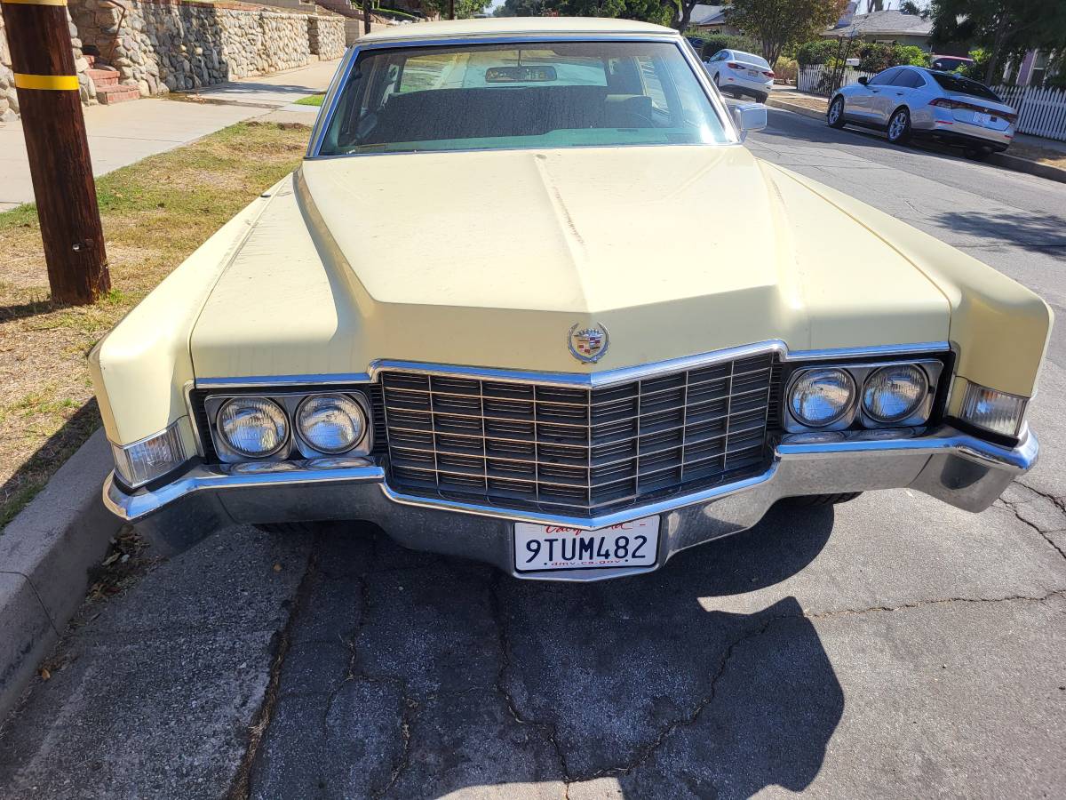 Cadillac-fleetwood-brougham-1969-3