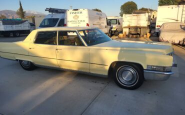 Cadillac-fleetwood-brougham-1969-4
