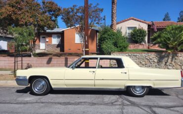 Cadillac-fleetwood-brougham-1969-8
