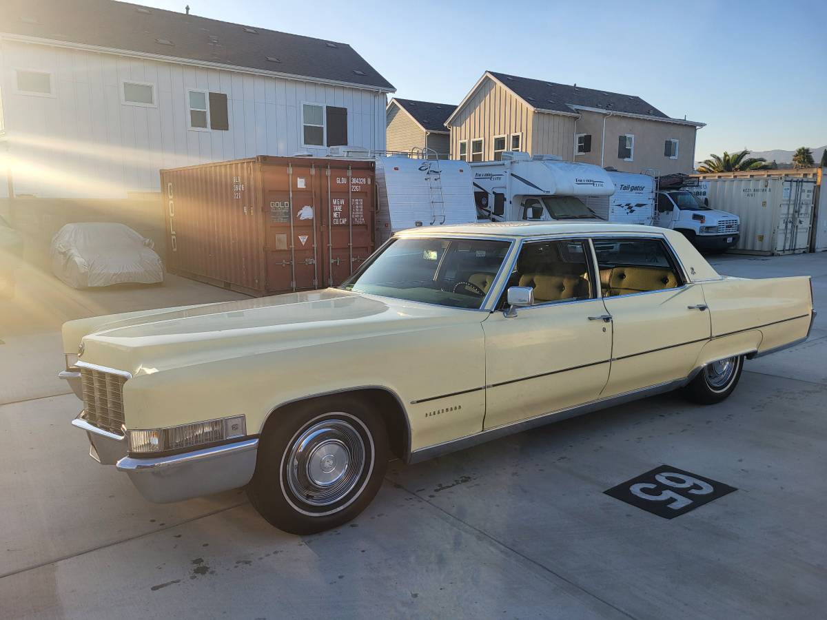 Cadillac-fleetwood-brougham-1969-9