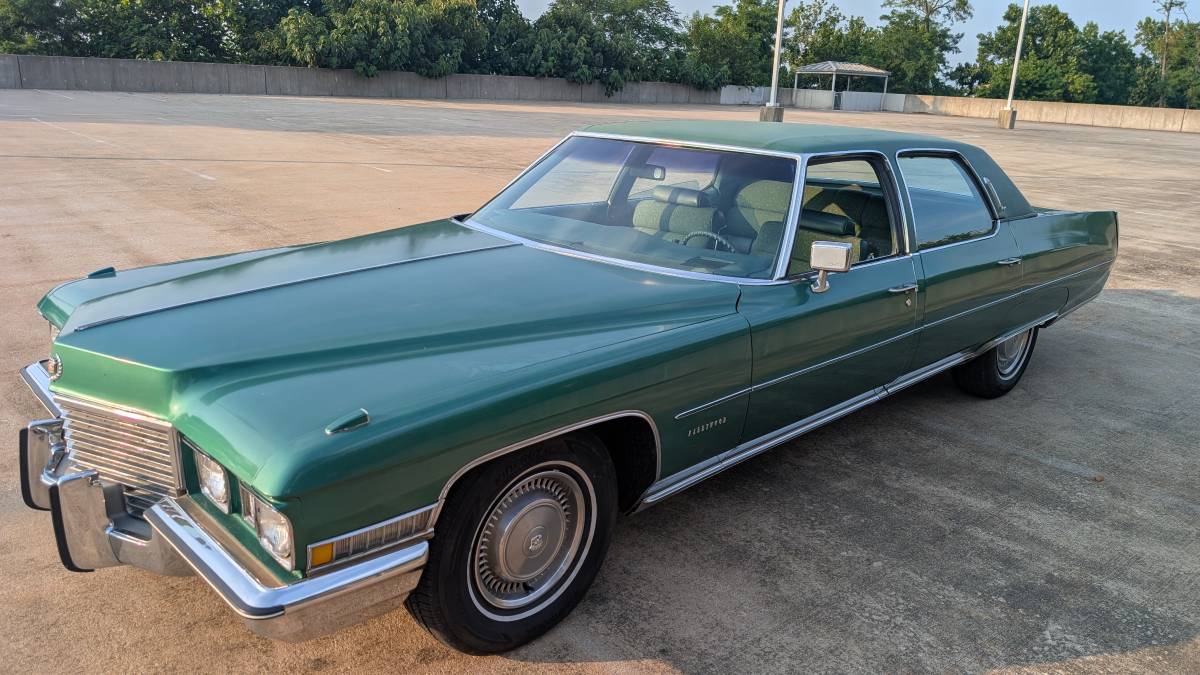 Cadillac-fleetwood-brougham-1972-5