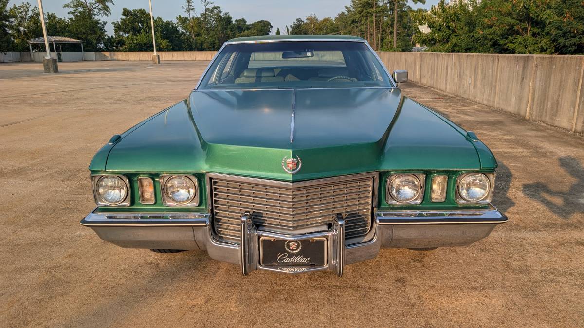 Cadillac-fleetwood-brougham-1972-6