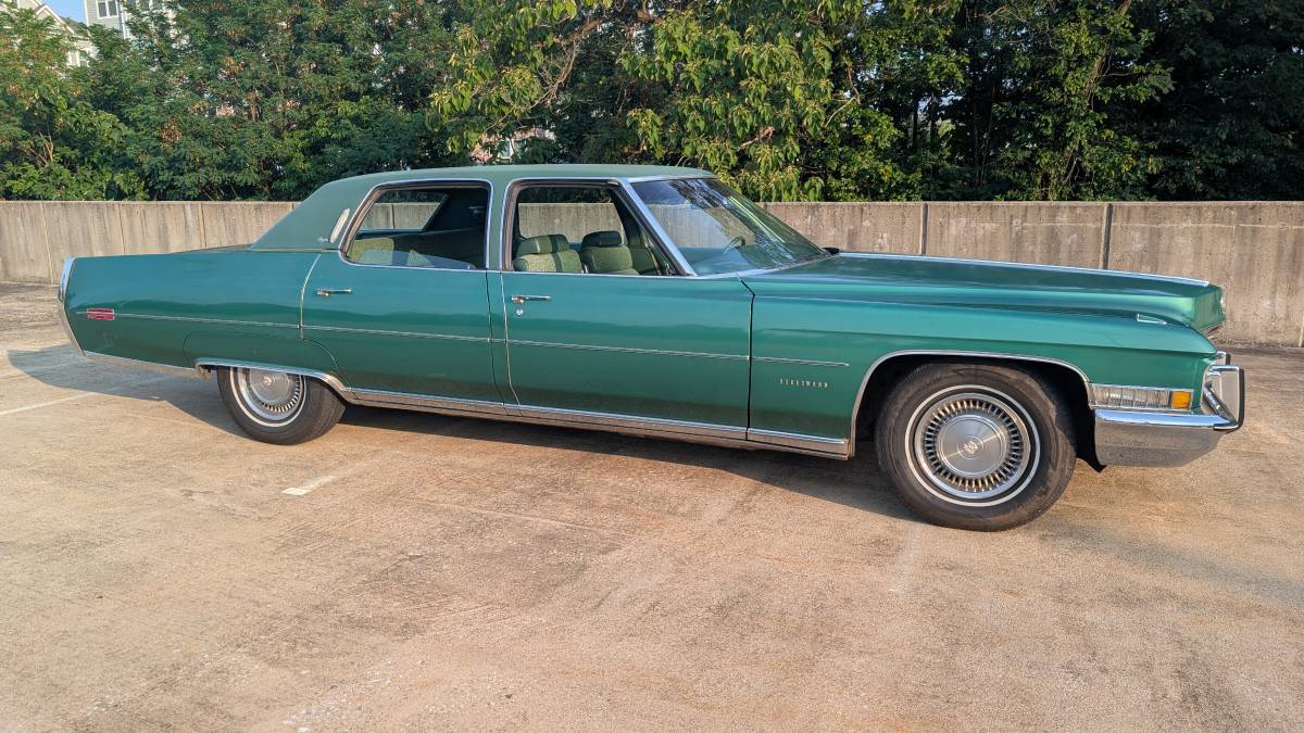 Cadillac-fleetwood-brougham-1972-8