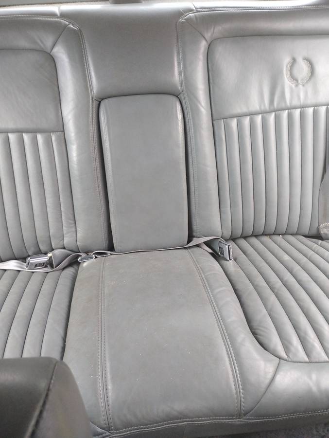 Cadillac-fleetwood-brougham-1991-5