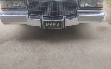 Cadillac-fleetwood-brougham-1991-6