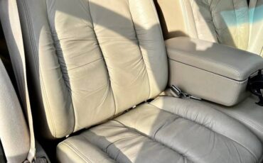 Cadillac-fleetwood-brougham-1996-11