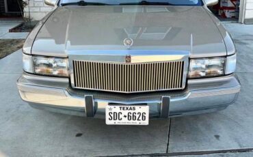 Cadillac-fleetwood-brougham-1996-5