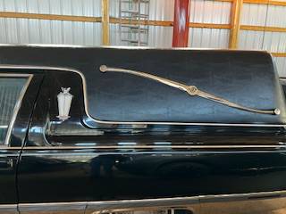 Cadillac-fleetwood-federal-1995-black-12