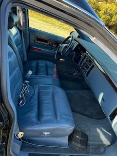 Cadillac-fleetwood-federal-1995-black-14