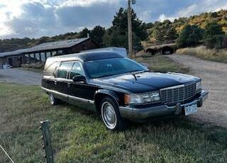 Cadillac-fleetwood-federal-1995-black-2