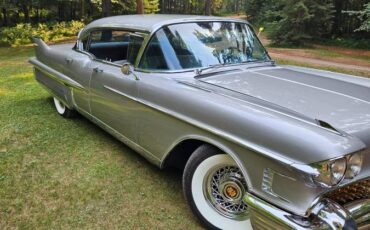 Cadillac-fleetwood-sixty-special-1958-silver-10