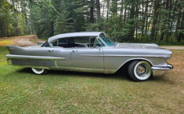 Cadillac-fleetwood-sixty-special-1958-silver-16
