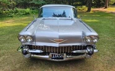 Cadillac-fleetwood-sixty-special-1958-silver-17