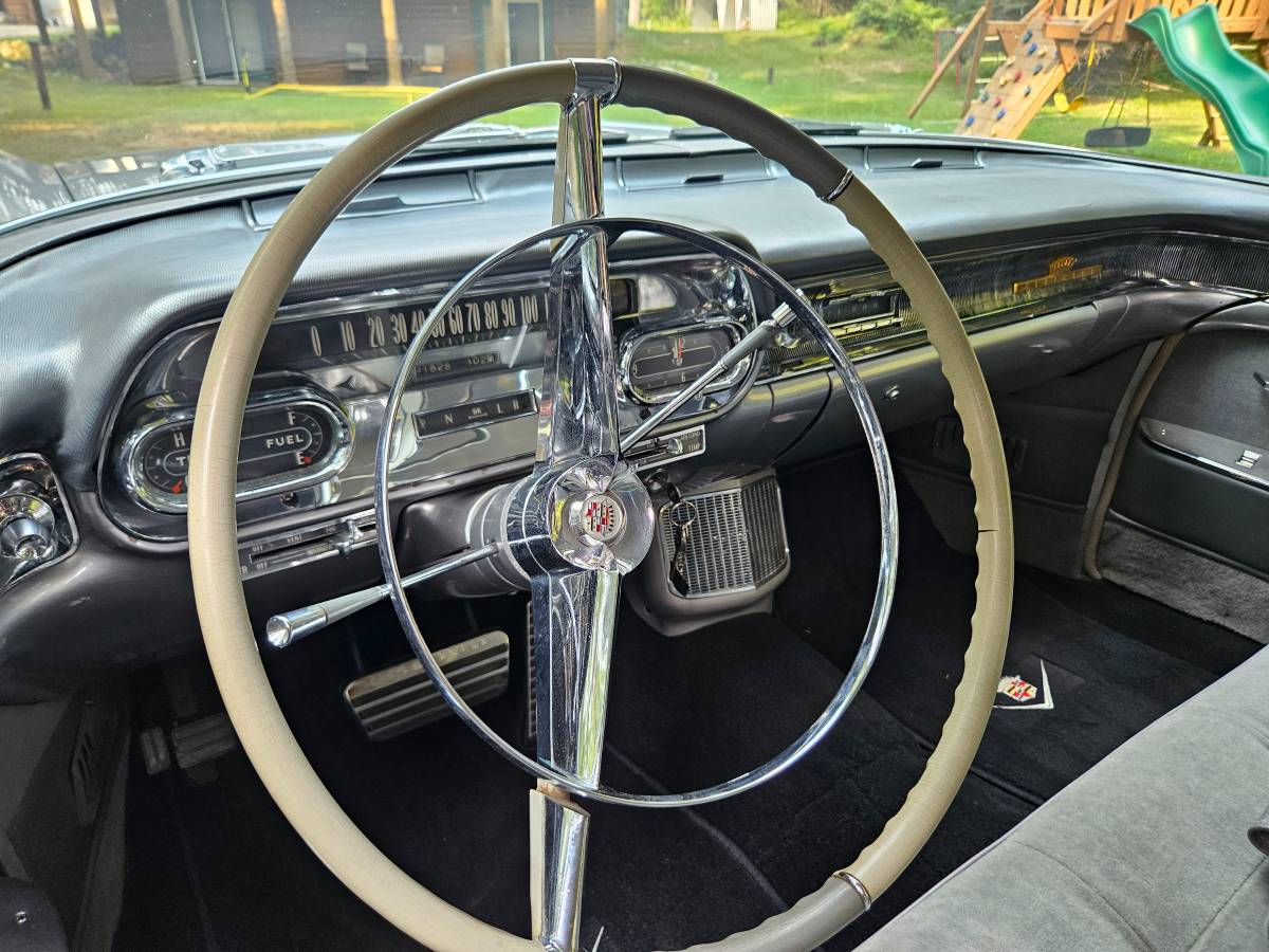 Cadillac-fleetwood-sixty-special-1958-silver-5