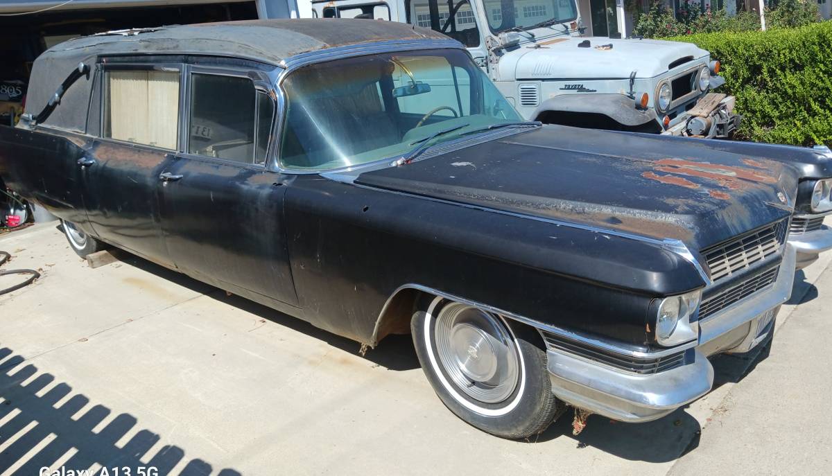 Cadillac-hearse-1964-black-6