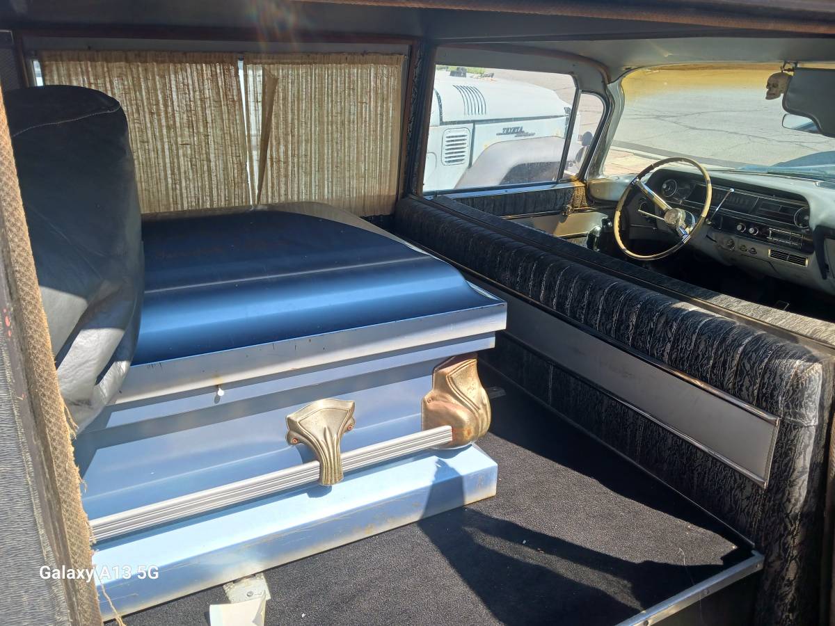 Cadillac-hearse-1964-black-7