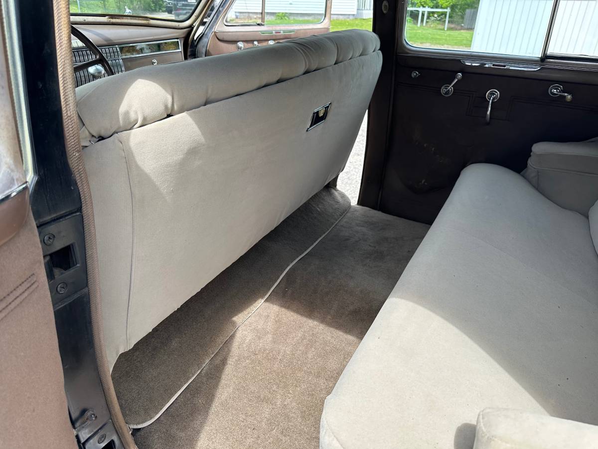 Cadillac-lasalle-1940-white-12