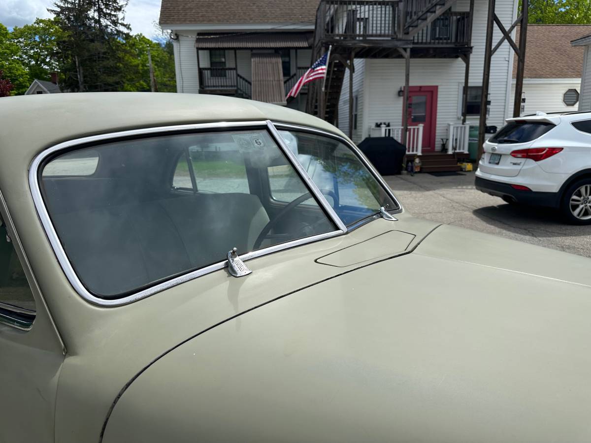 Cadillac-lasalle-1940-white-14