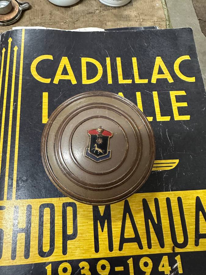 Cadillac-lasalle-1940-white-16