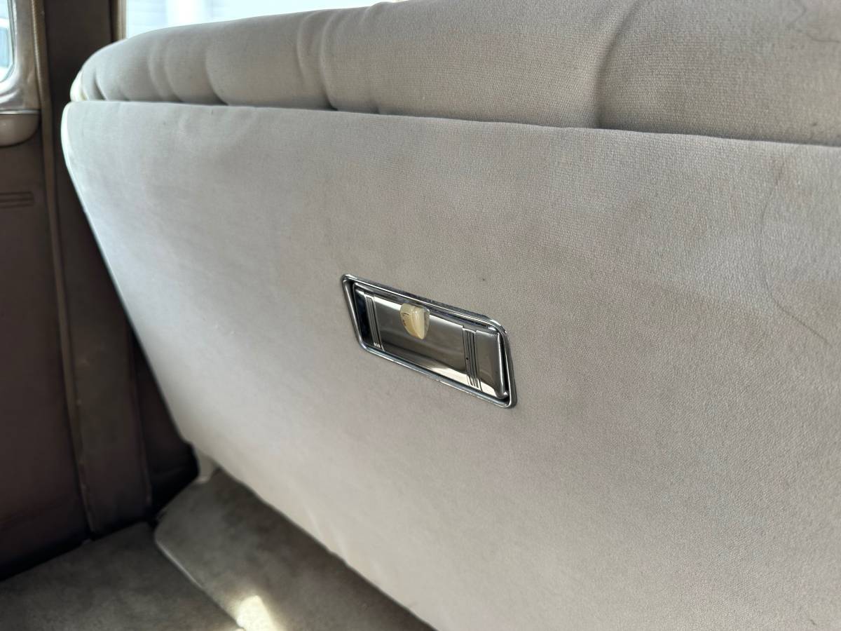 Cadillac-lasalle-1940-white-18