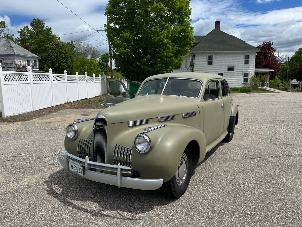Cadillac-lasalle-1940-white-5