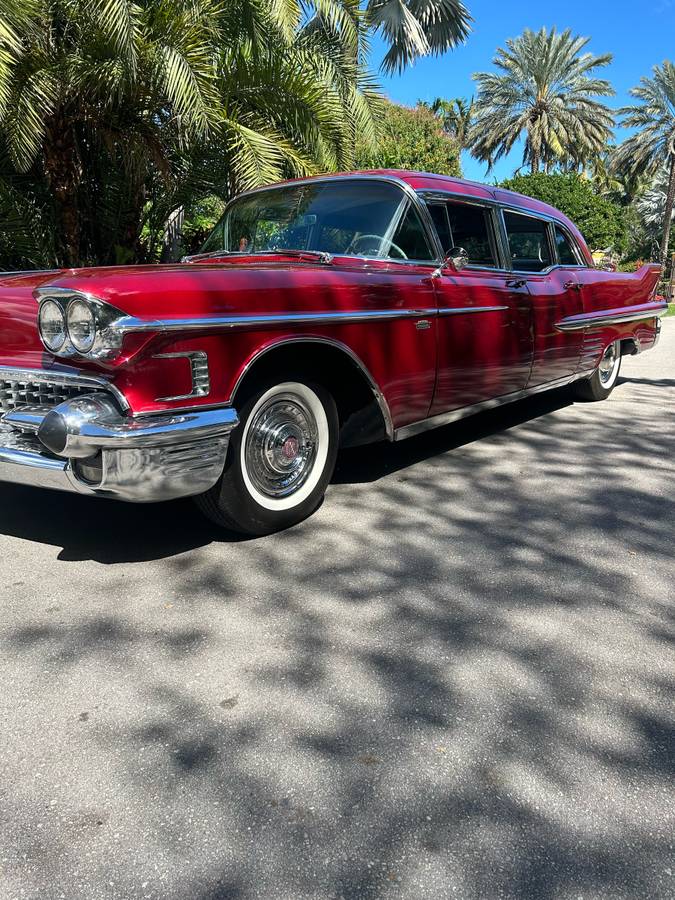 Cadillac-limousine-1958-red-1