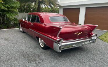 Cadillac-limousine-1958-red-3