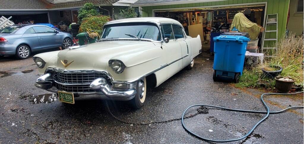 Cadillac-sedan-1955-2