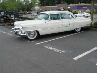 Cadillac-sedan-1955