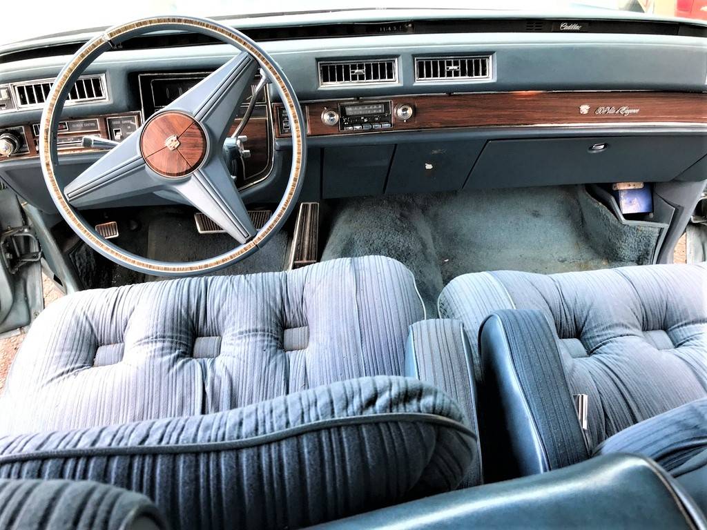 Cadillac-sedan-de-ville-delegance-1976-blue-1