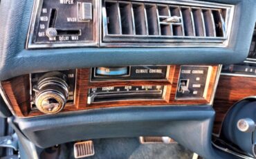 Cadillac-sedan-de-ville-delegance-1976-blue-10