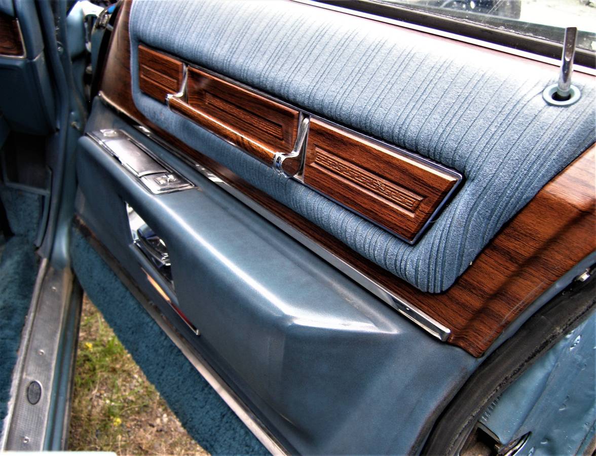 Cadillac-sedan-de-ville-delegance-1976-blue-19